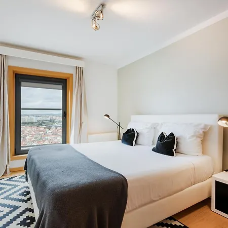 Fm Parque Nações *